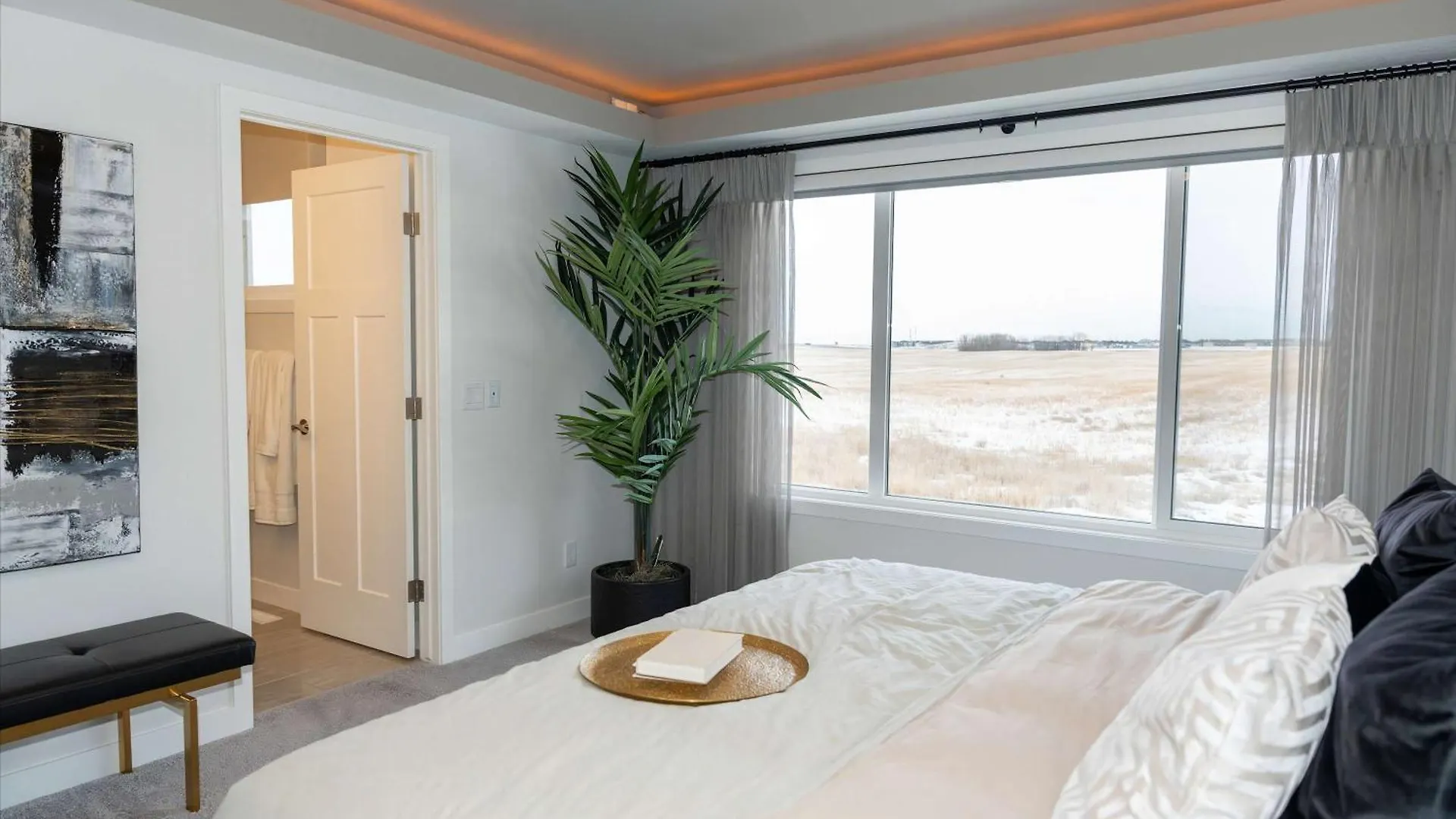 Holiday home Strawberry Fields 4Bd Family Movie Room Office Calgary